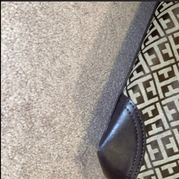 Tommy Hilfiger purse - Picture 8 of 11